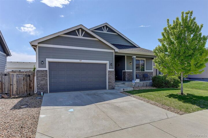 Property Photo:  907 S Prairie Drive  CO 80543 