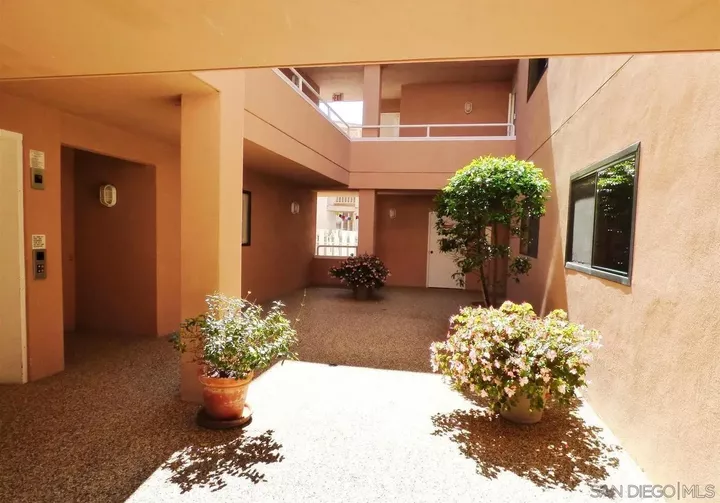 Property Photo:  1115 Pearl Street 6  CA 92037 