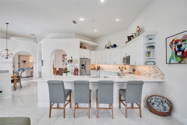 Property Photo:  1640 Island Way  FL 33326 