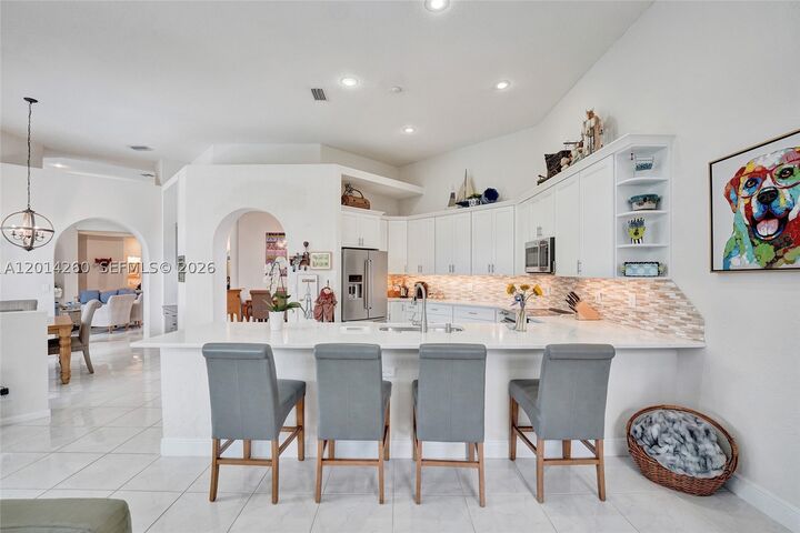 Property Photo:  1640 Island Way  FL 33326 