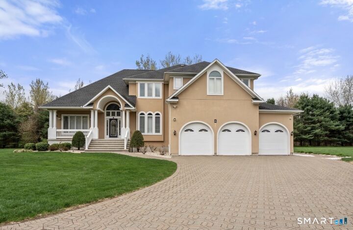 Property Photo:  