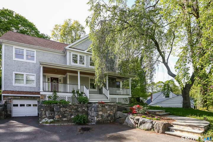 Property Photo:  