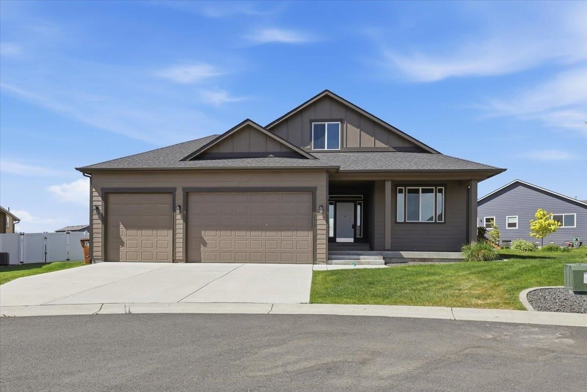 Property Photo:  1613 W Lavender Ct  WA 99208 
