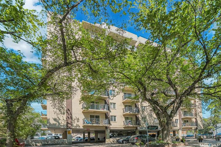 Property Photo: 537 4th Avenue N Penthouse B SK S7K 2M6