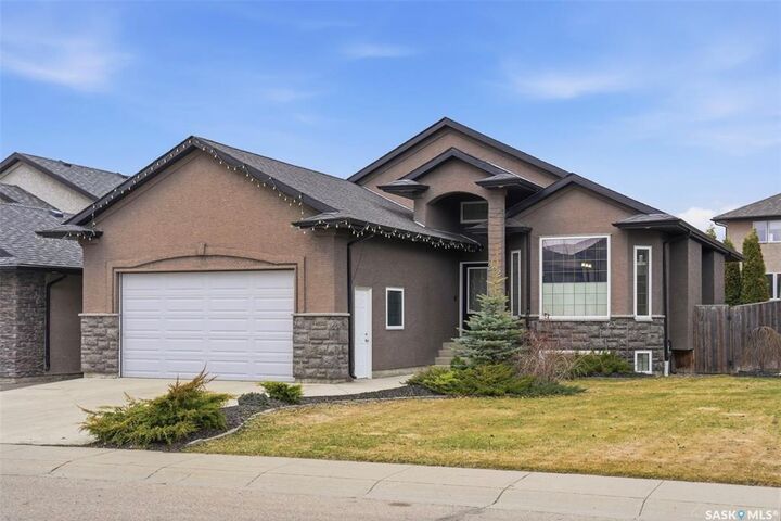 Photo de la propriété:  222 Fawcett Crescent  SK S7T 0E9 