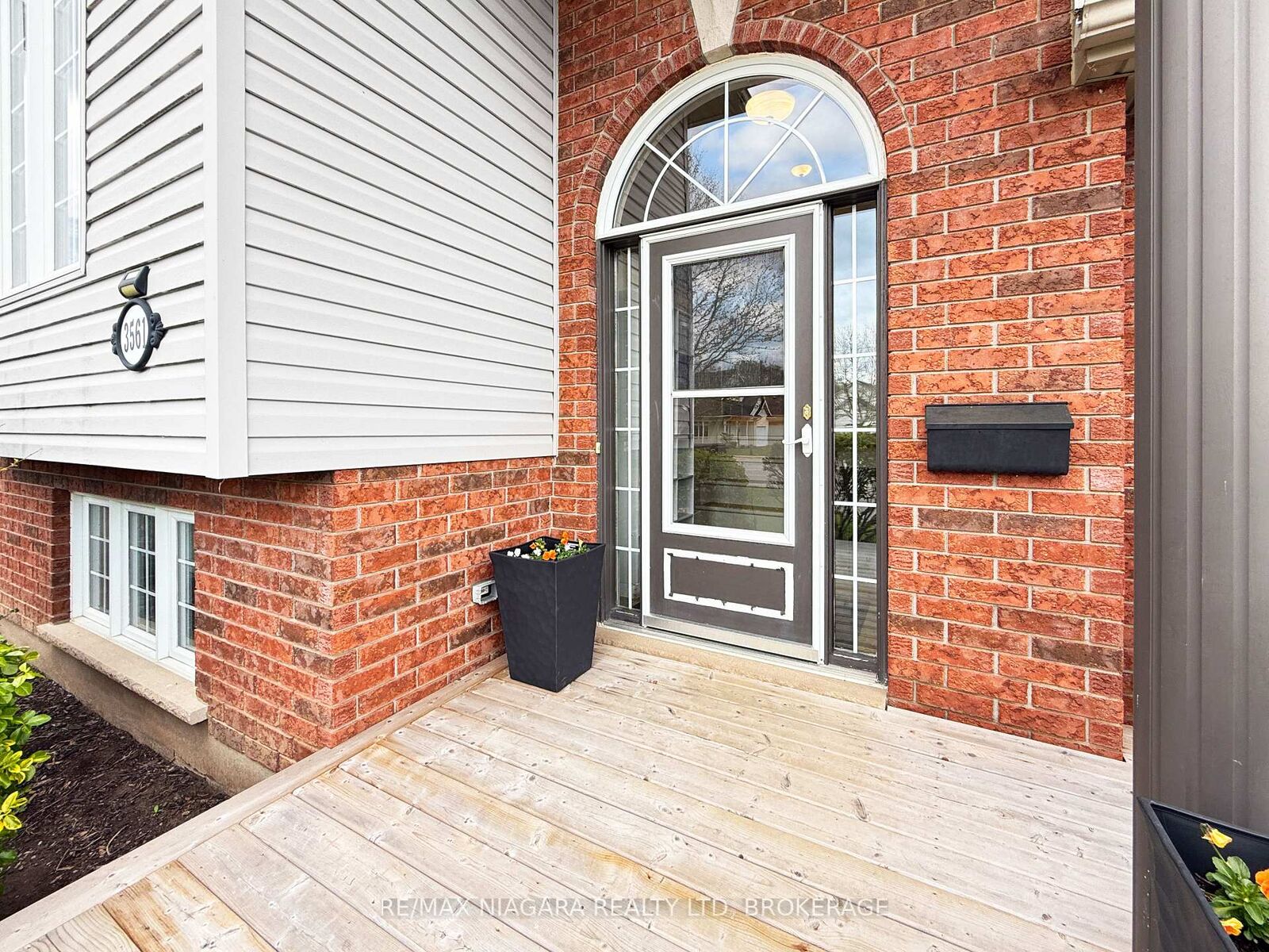 Property Photo: 3561 Carver Street ON L0S 1S0