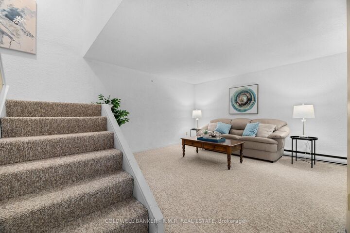 Property Photo:  373 D'Arcy Street 5  ON K9A 4A6 