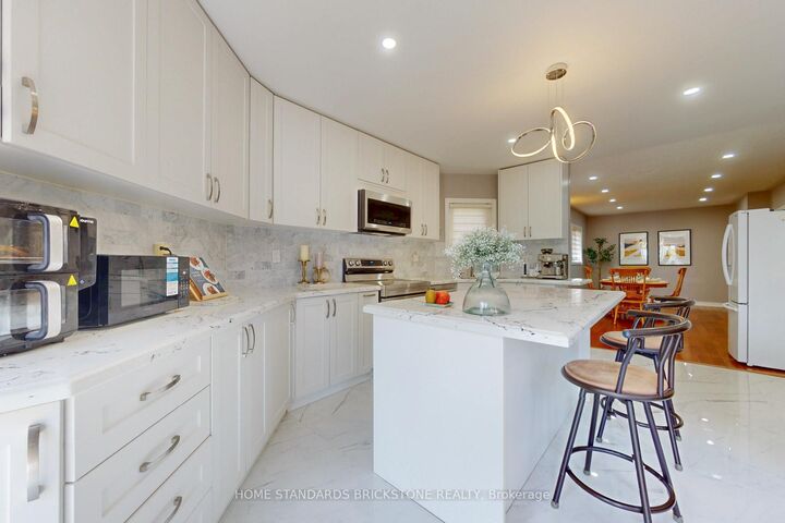 Property Photo: 65 Springer Drive S ON L4C 0G3