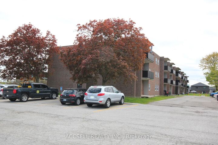 Property Photo: 276 Merritt Avenue 306 ON N7M 3G1