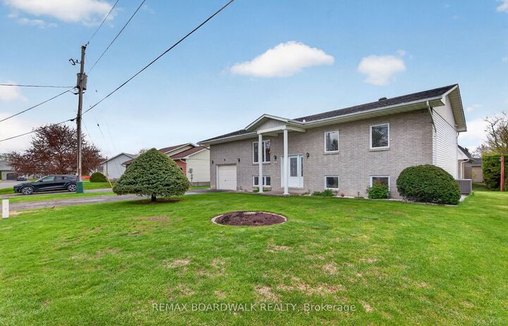 Property Photo: 14 Albert Street ON K0A 1M0