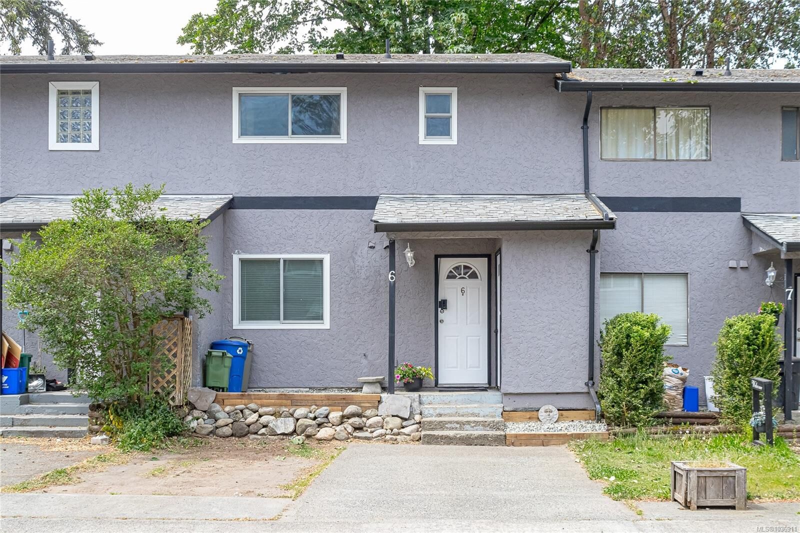 Property Photo:  721 Malone Rd 6  BC V9G 1B4 