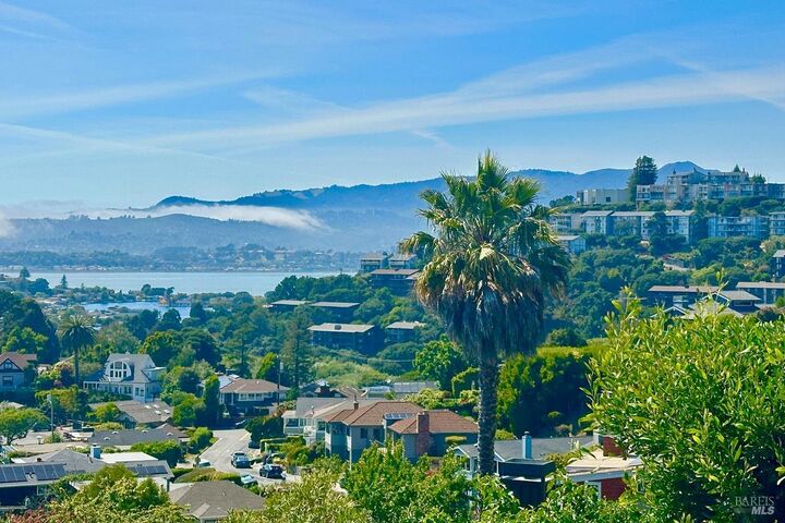 Property Photo:  11 Saint Bernard Lane  CA 94920 
