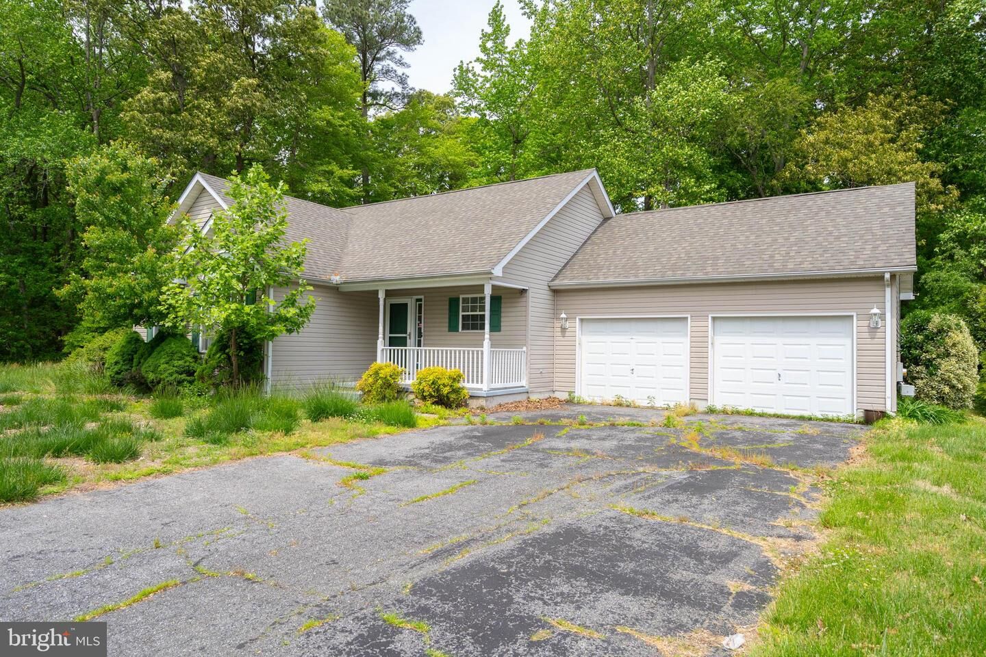 Property Photo: 13 Hidden Creek Way DE 19962