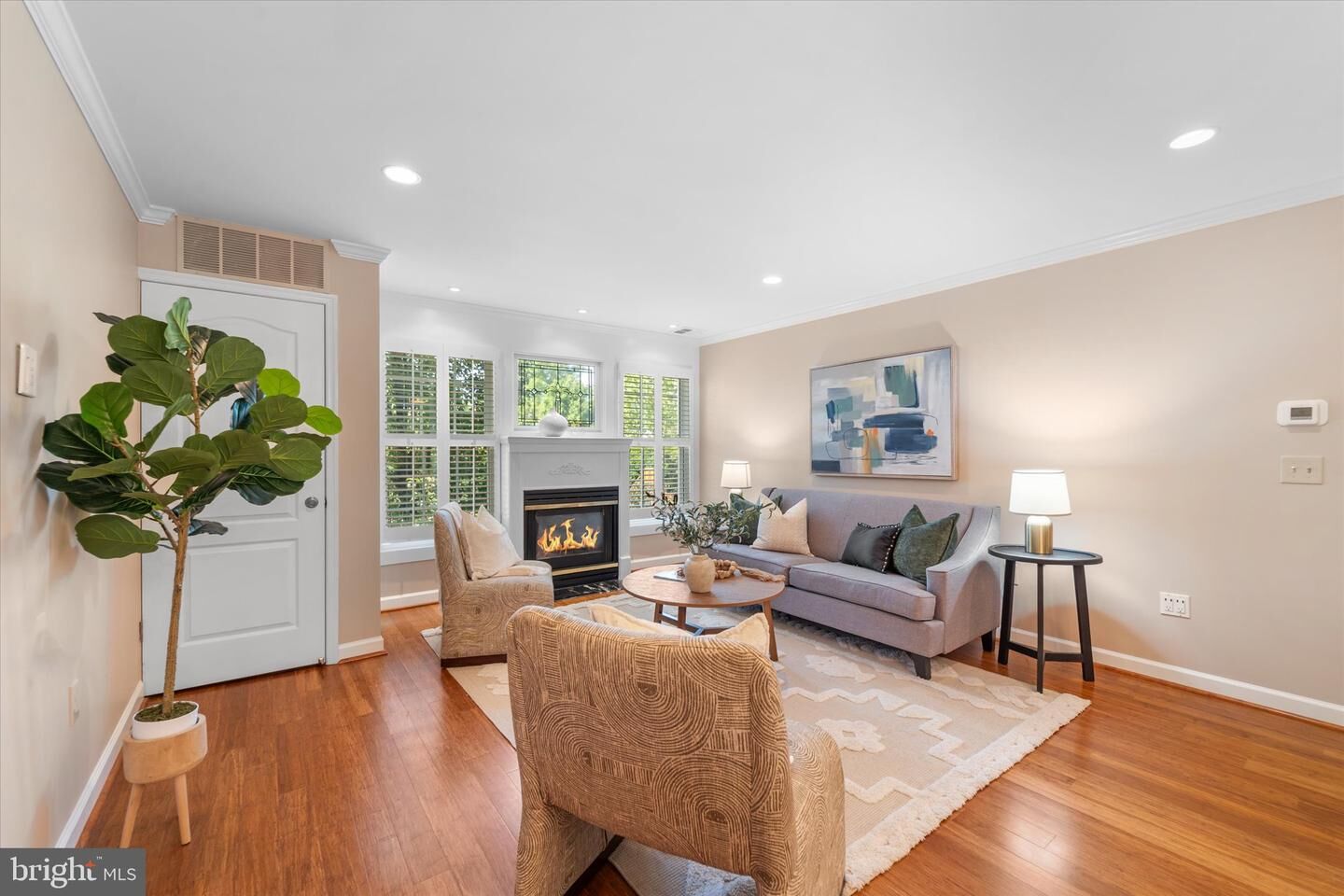 Property Photo: 6924 Fairfax Drive 226 VA 22213