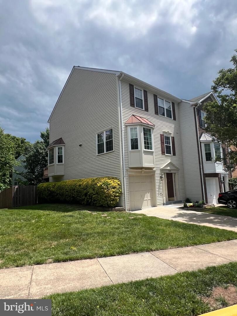 Property Photo:  43226 Clearnight Terrace  VA 20147 