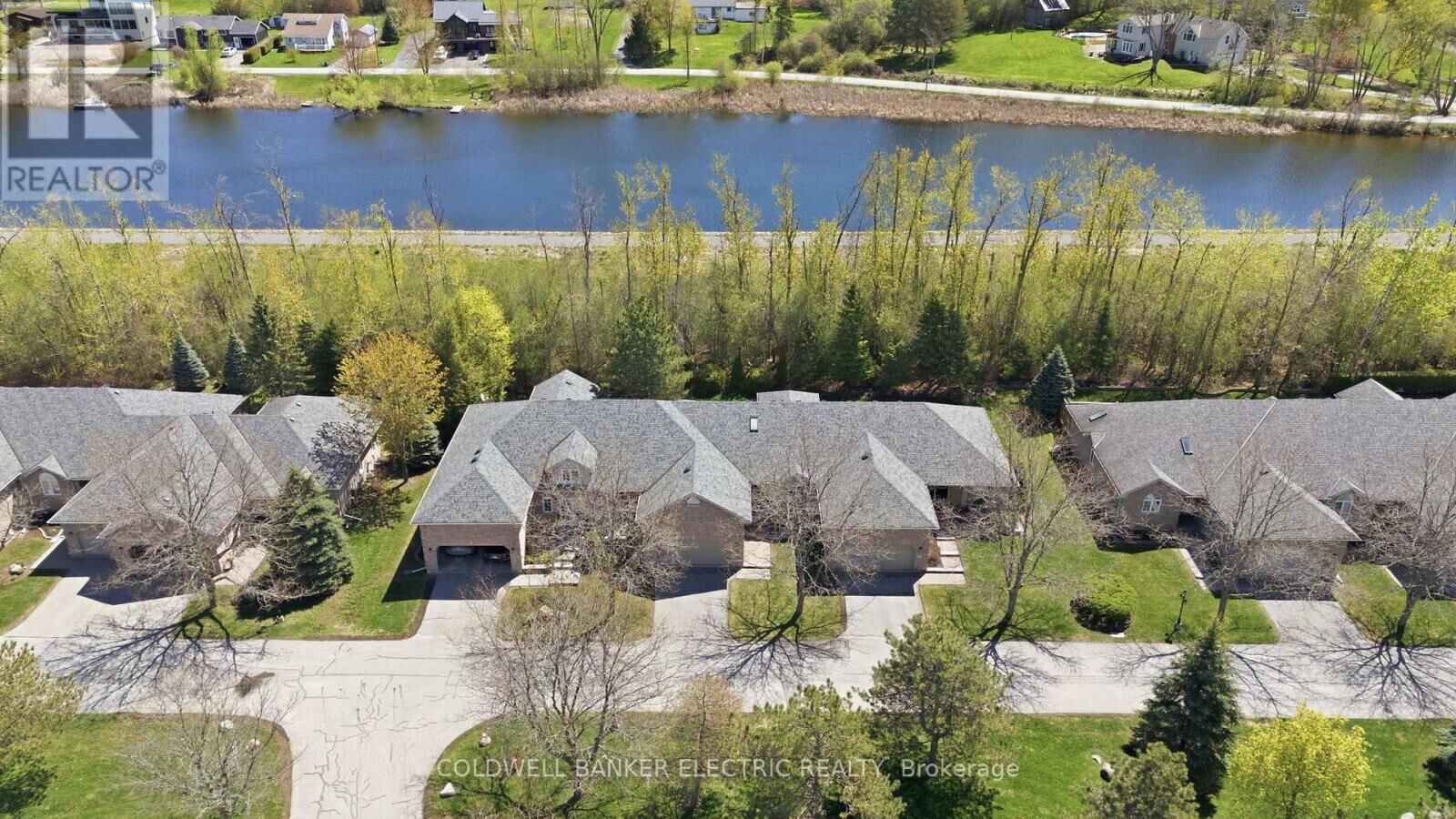 Property Photo:  300 Franmor Drive 40  ON K9H 7R2 