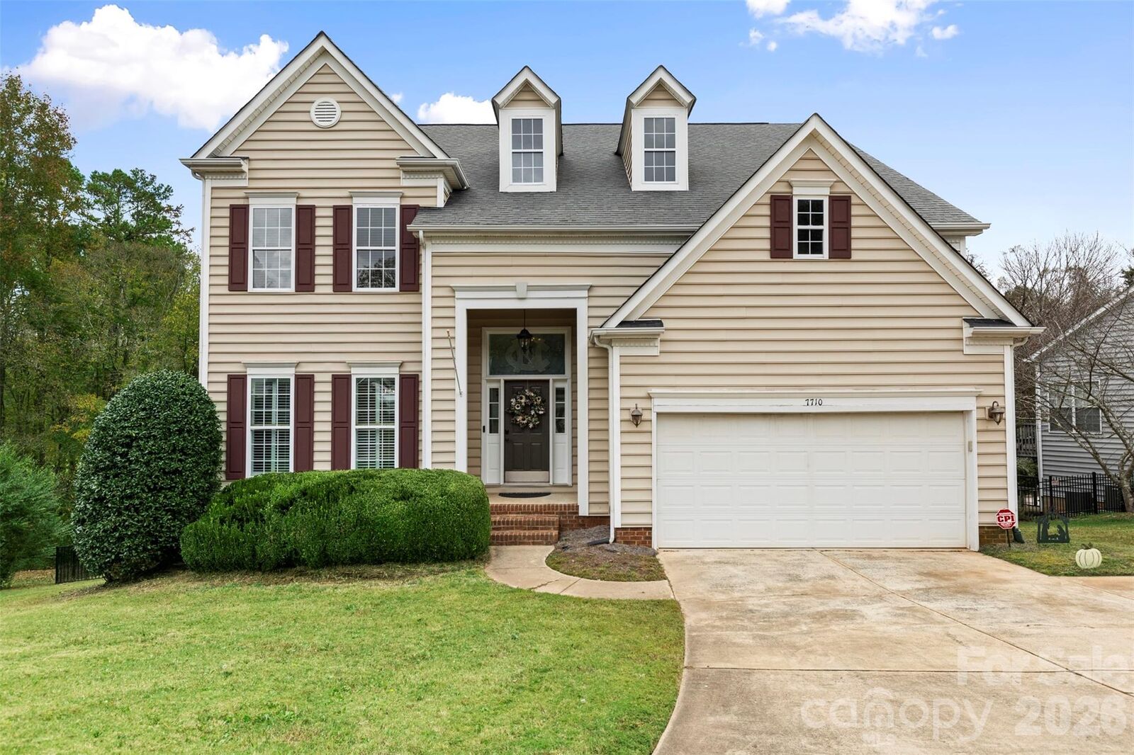 Property Photo:  7710 Ninth Fairway Lane  NC 28227 