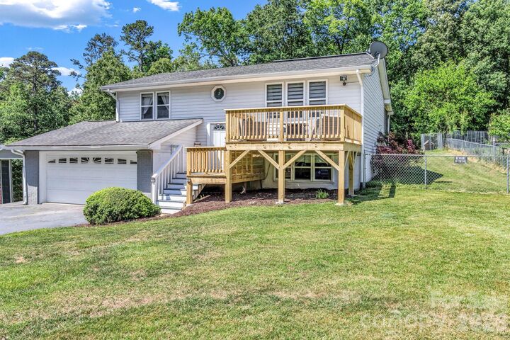 Property Photo:  13 Spring Lake Drive  NC 28732 