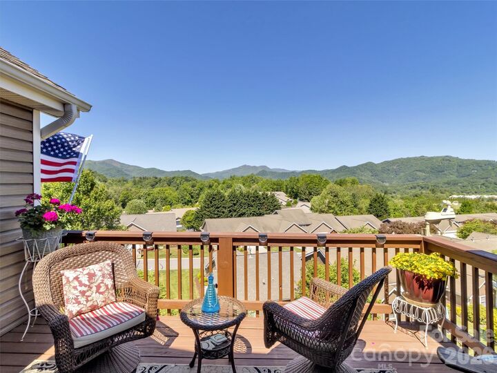 Property Photo: 49 Kenai Trail NC 28786