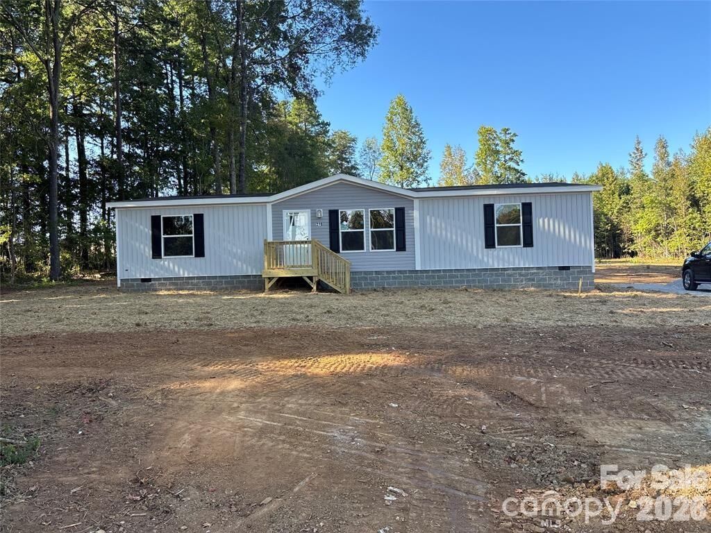 Property Photo:  330 Middle Brook Drive  NC 28138 