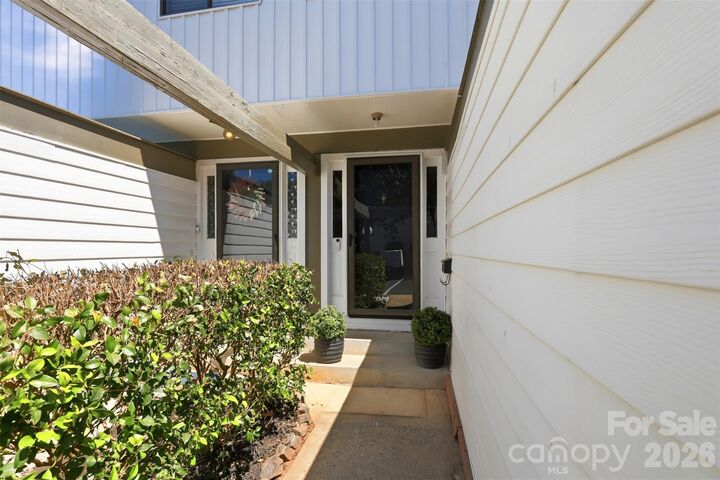 Property Photo: 3703 Winding Creek Lane NC 28226