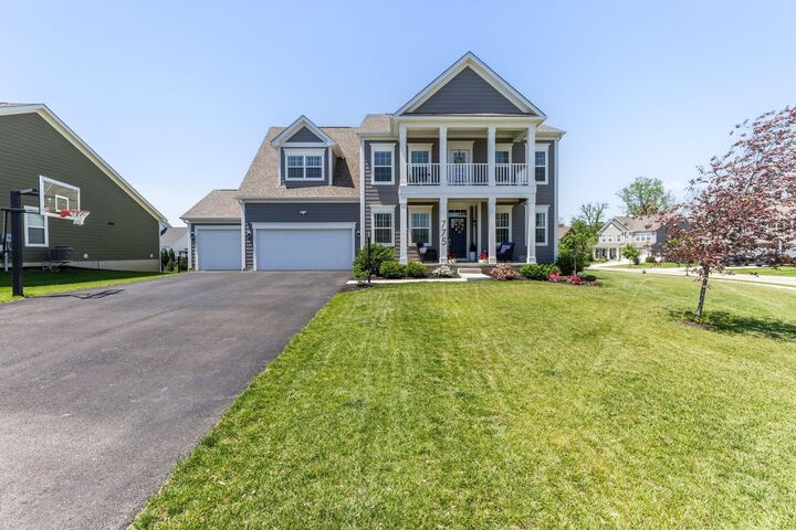 Property Photo: 775 Wharncliff Loop OH 43147