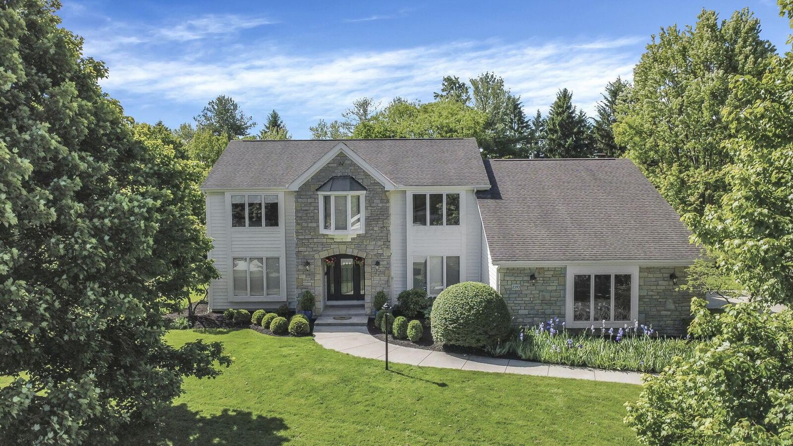 Property Photo: 2393 Cove Point Court OH 43065