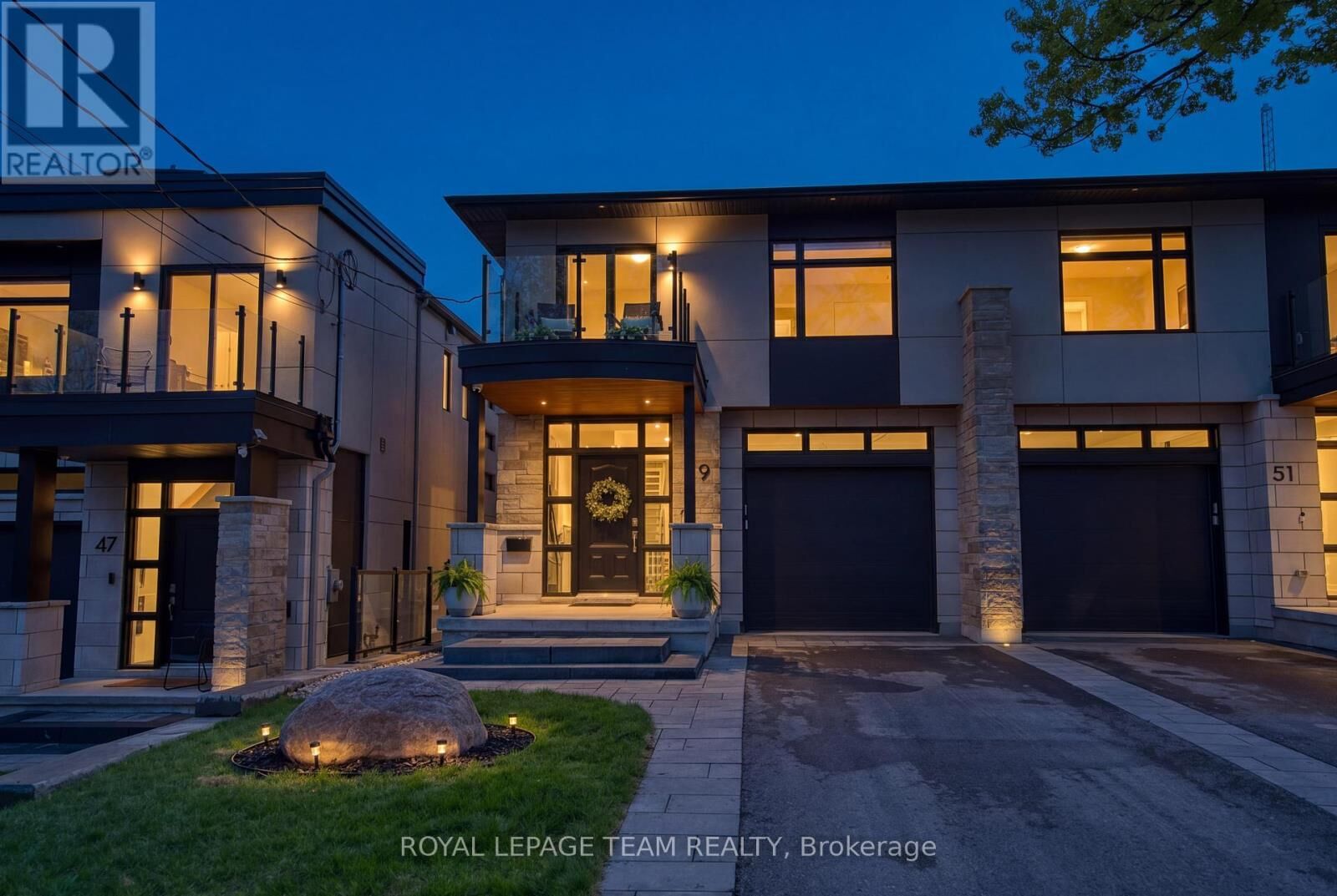 Property Photo:  49 Aylen Avenue  ON K2A 3P7 
