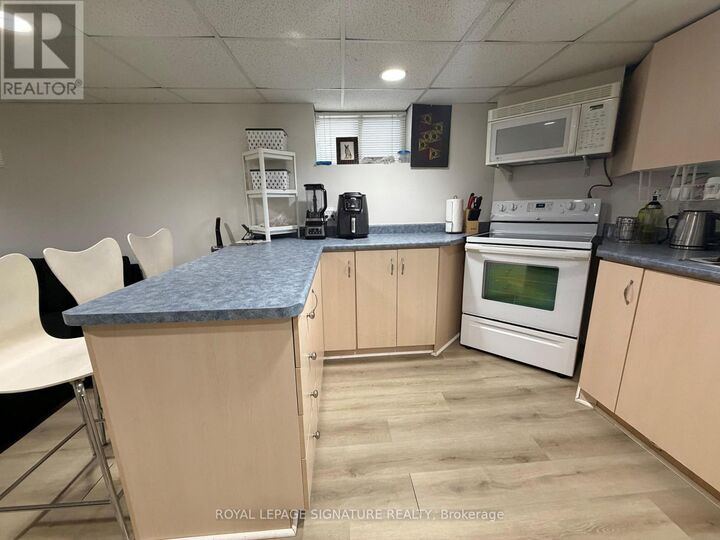 Property Photo:  43 St George Street Ll  ON M8Z 3Y6 