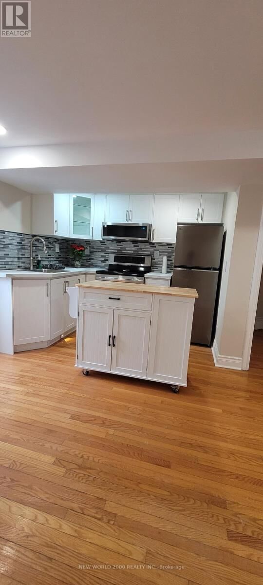 Property Photo:  516 Sandford Street Basement  ON L3Y 5E3 