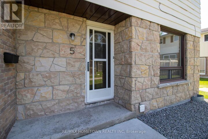 Property Photo:  1293 Vista Drive 5  ON K6V 6G2 