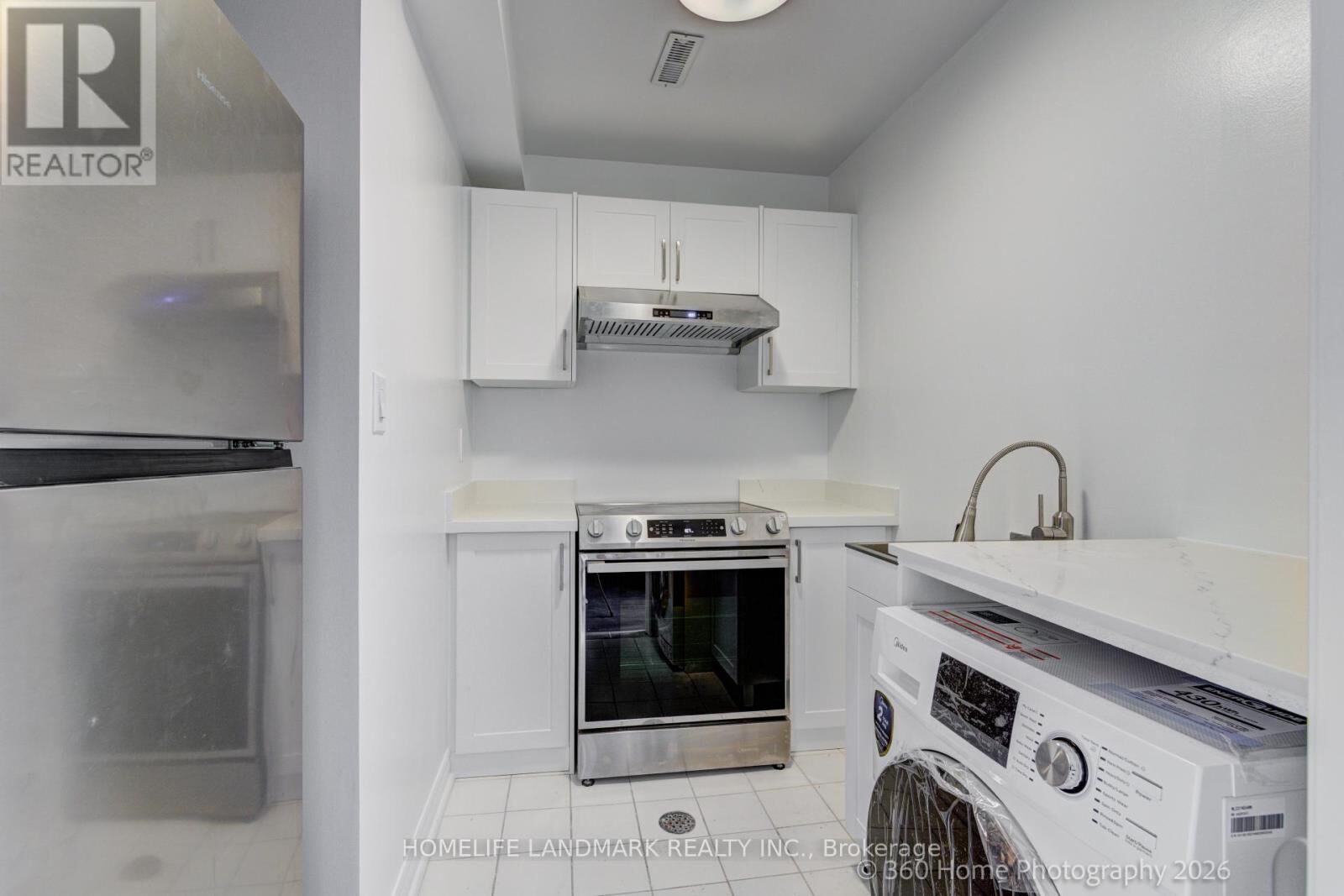 Property Photo:  189 Leitchcroft Crescent Lower  ON L3T 7T5 