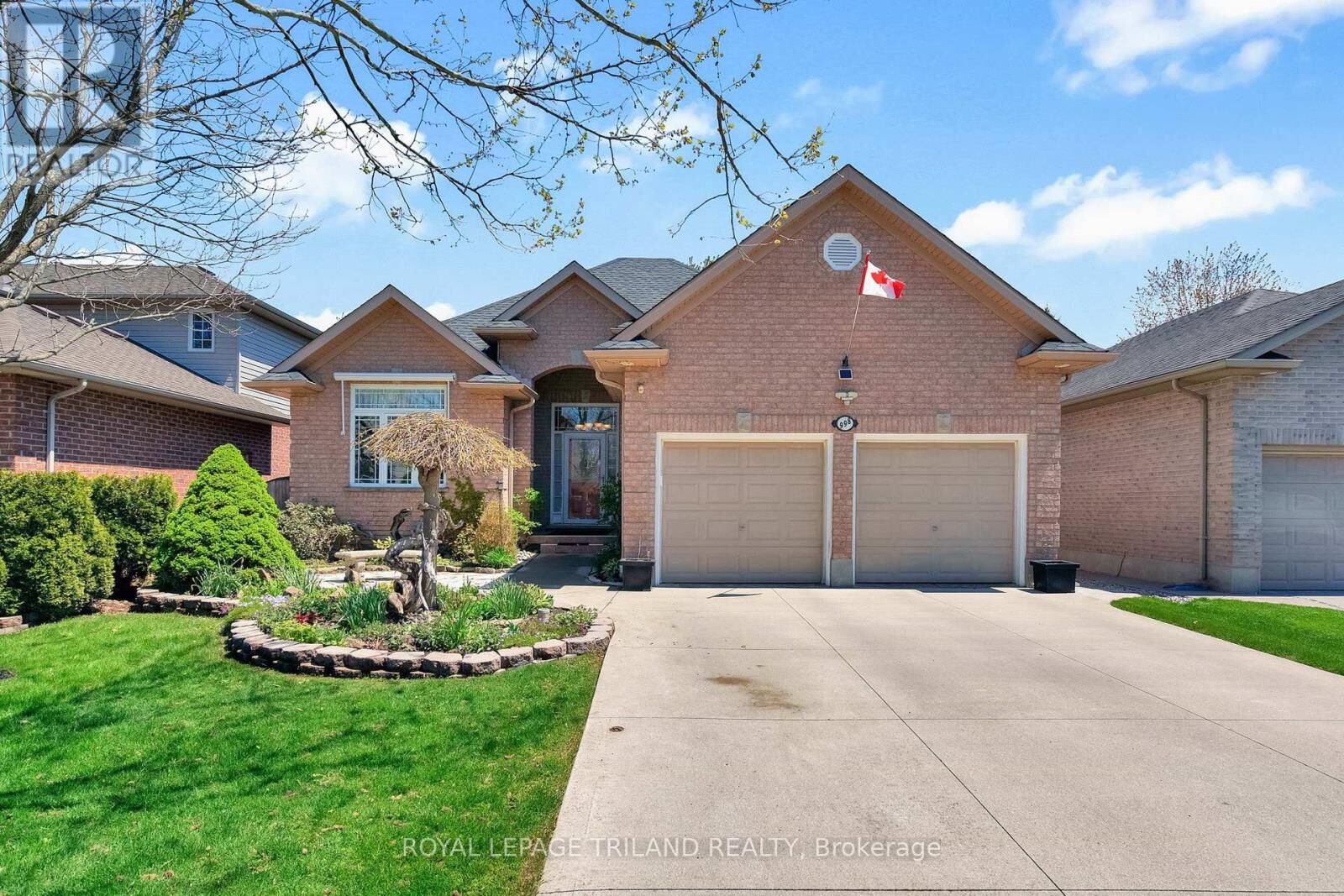 Property Photo:  998 Gabor Street  ON N6K 4V5 