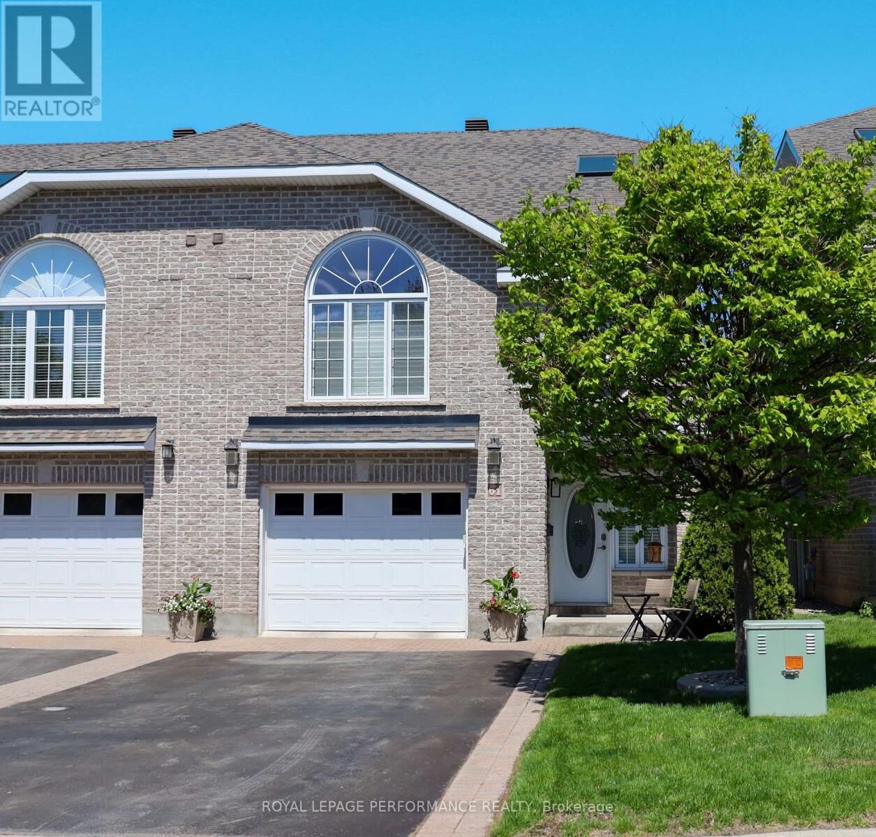 Property Photo:  61 Callaway Court  ON K1C 7S4 
