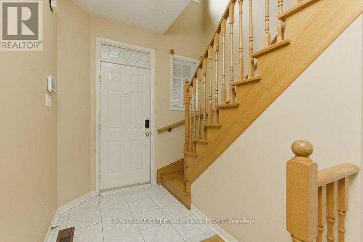 Property Photo: 180 Blue Willow Drive 6 ON L4L 9C9