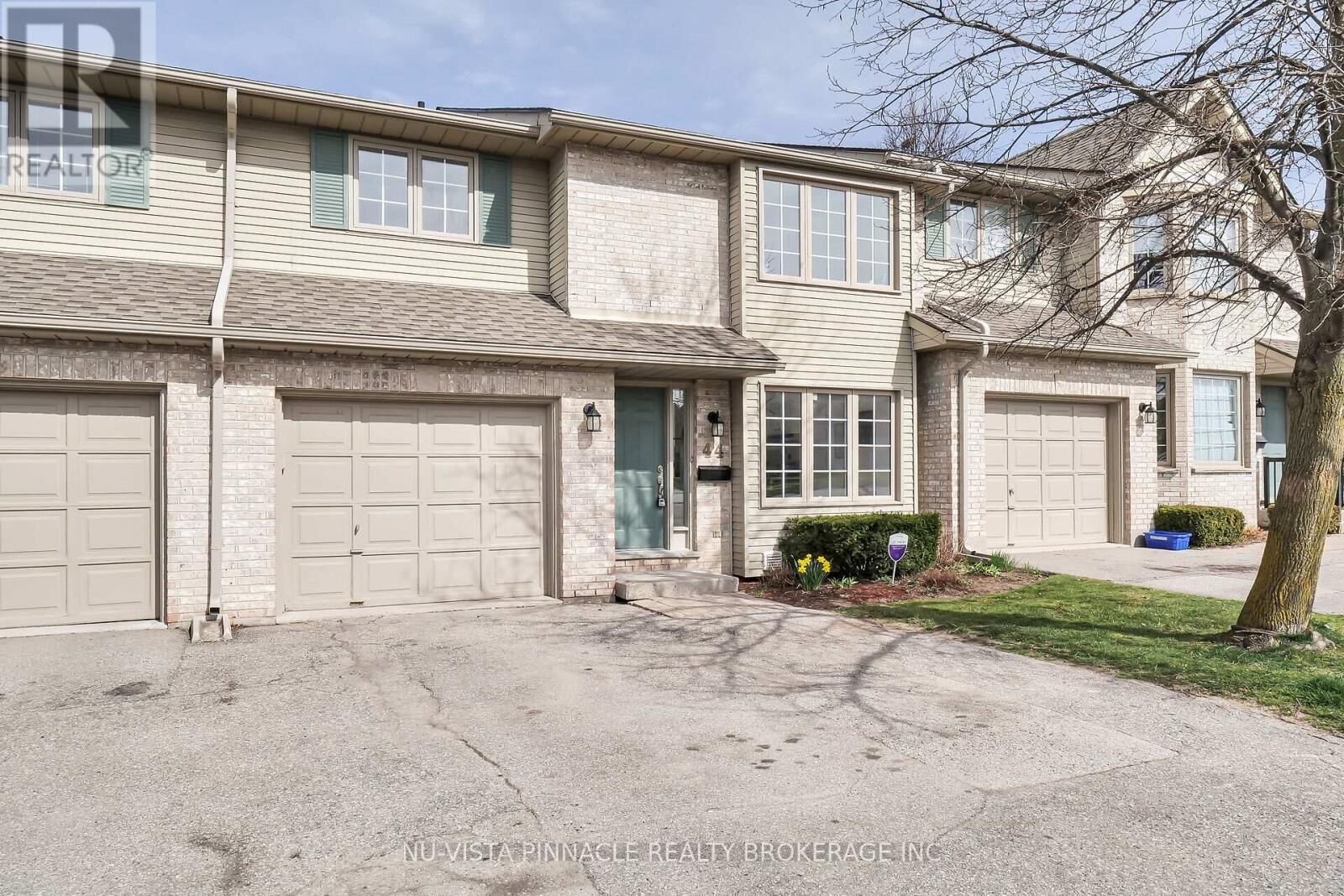 Property Photo:  410 Ambleside Drive 44  ON N6G 4Y3 