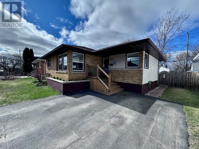 Property Photo:  1831 Walsh St  ON P7E 4V7 