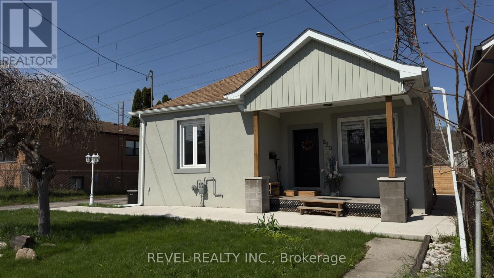 Property Photo:  520 Cochrane Road Upper Room  ON L8K 3H5 