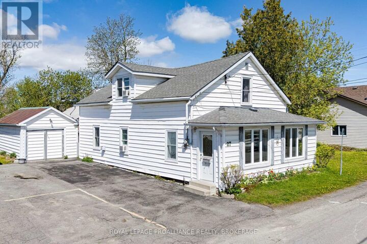 Property Photo:  27 Centre Street  ON K0H 2H0 