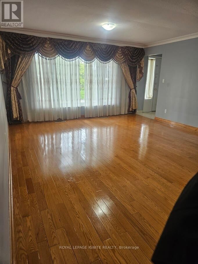 Property Photo:  16 Cicerella Crescent Main  ON M1K 5B5 