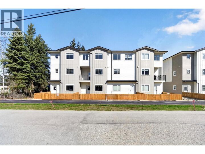 Property Photo: 222 Temple Street 3 BC V0E 2V0