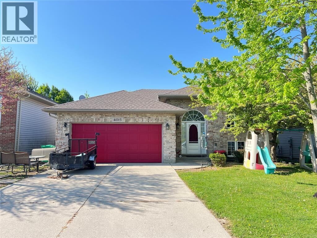 Property Photo: 4015 Applewood Drive ON N0N 1R0