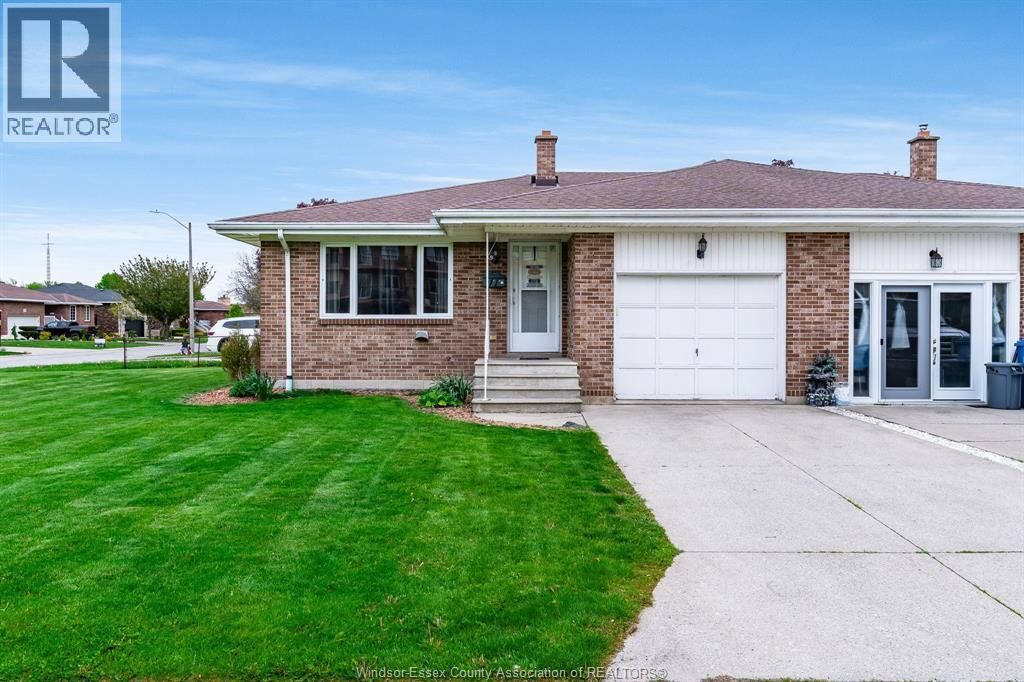 Property Photo:  11 Elizabeth Crescent  ON N8H 4P7 