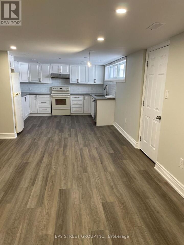 Property Photo:  370 Centre Street East  ON L4C 1B6 