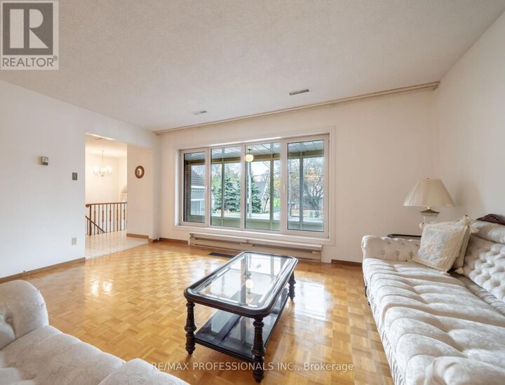 Property Photo:  1164 Kipling Avenue  ON M9B 3M6 