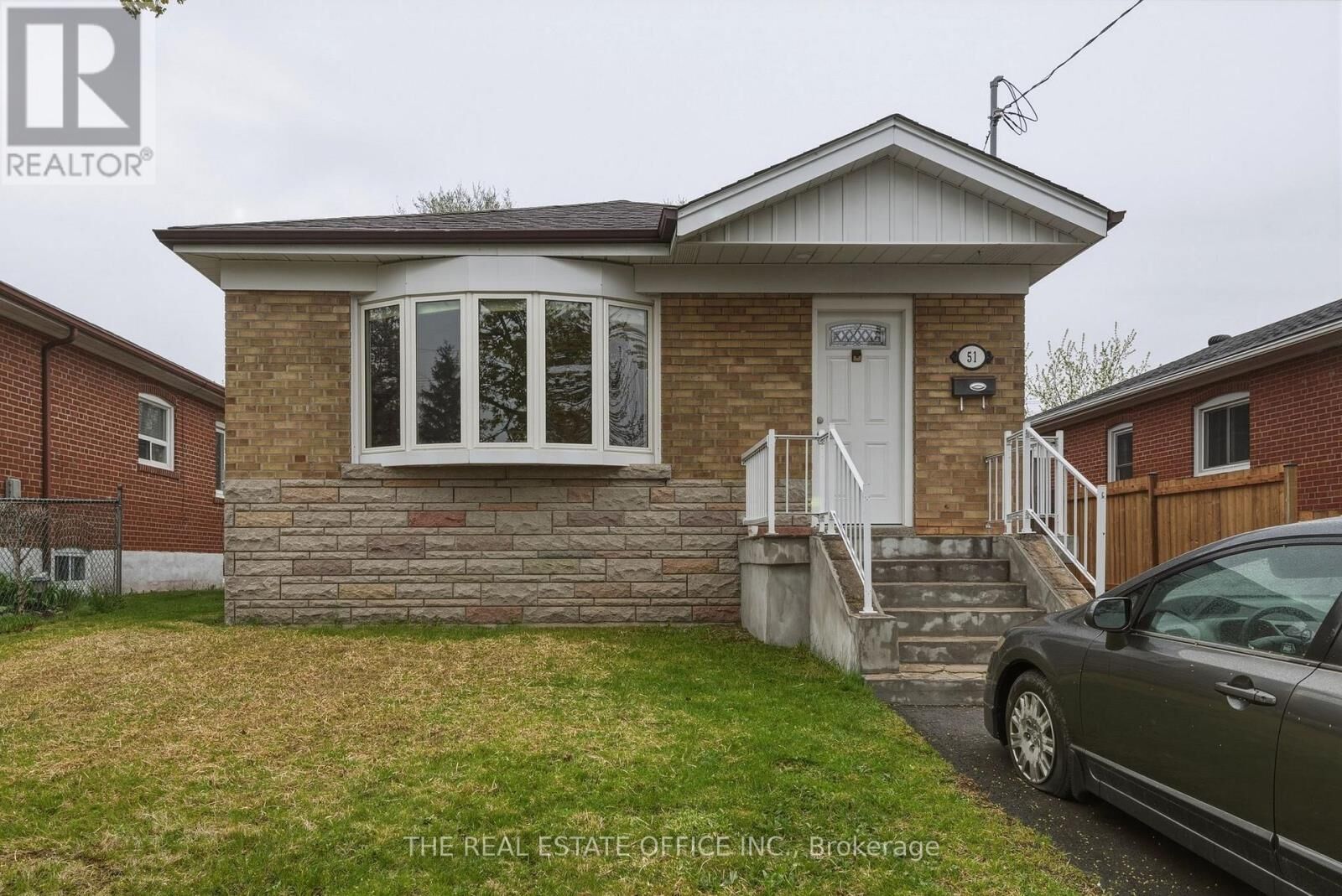 Property Photo:  51 Gilroy Drive  ON M1P 1Z8 