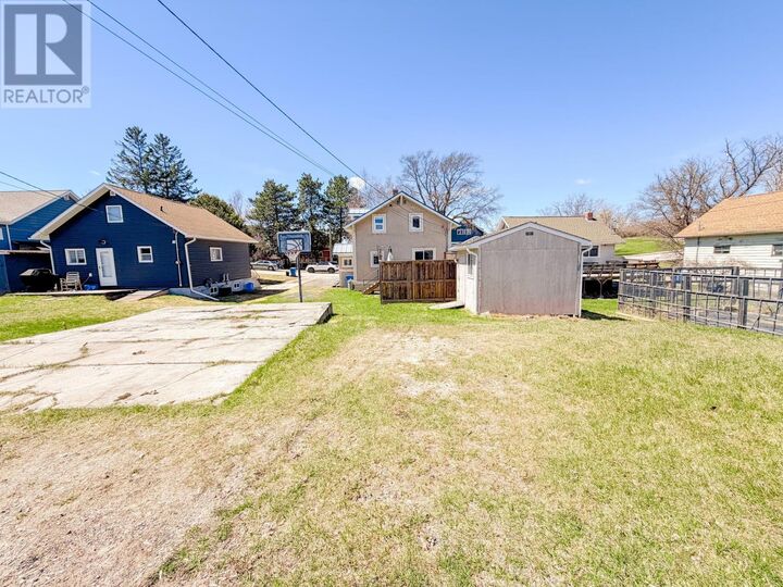 Property Photo: 613 Fifth Avenue South ON P9N 2A9