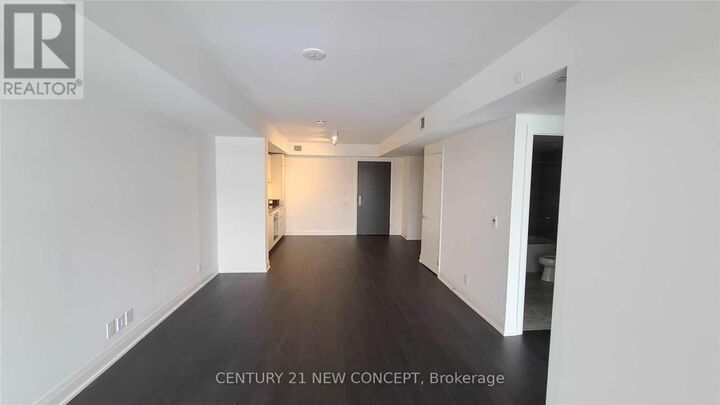 Property Photo: 33 Frederick Todd Way 518 ON M4G 0C9