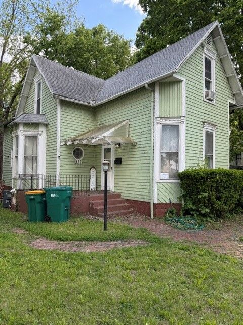 Property Photo:  511 W Macon Street  IL 62522 