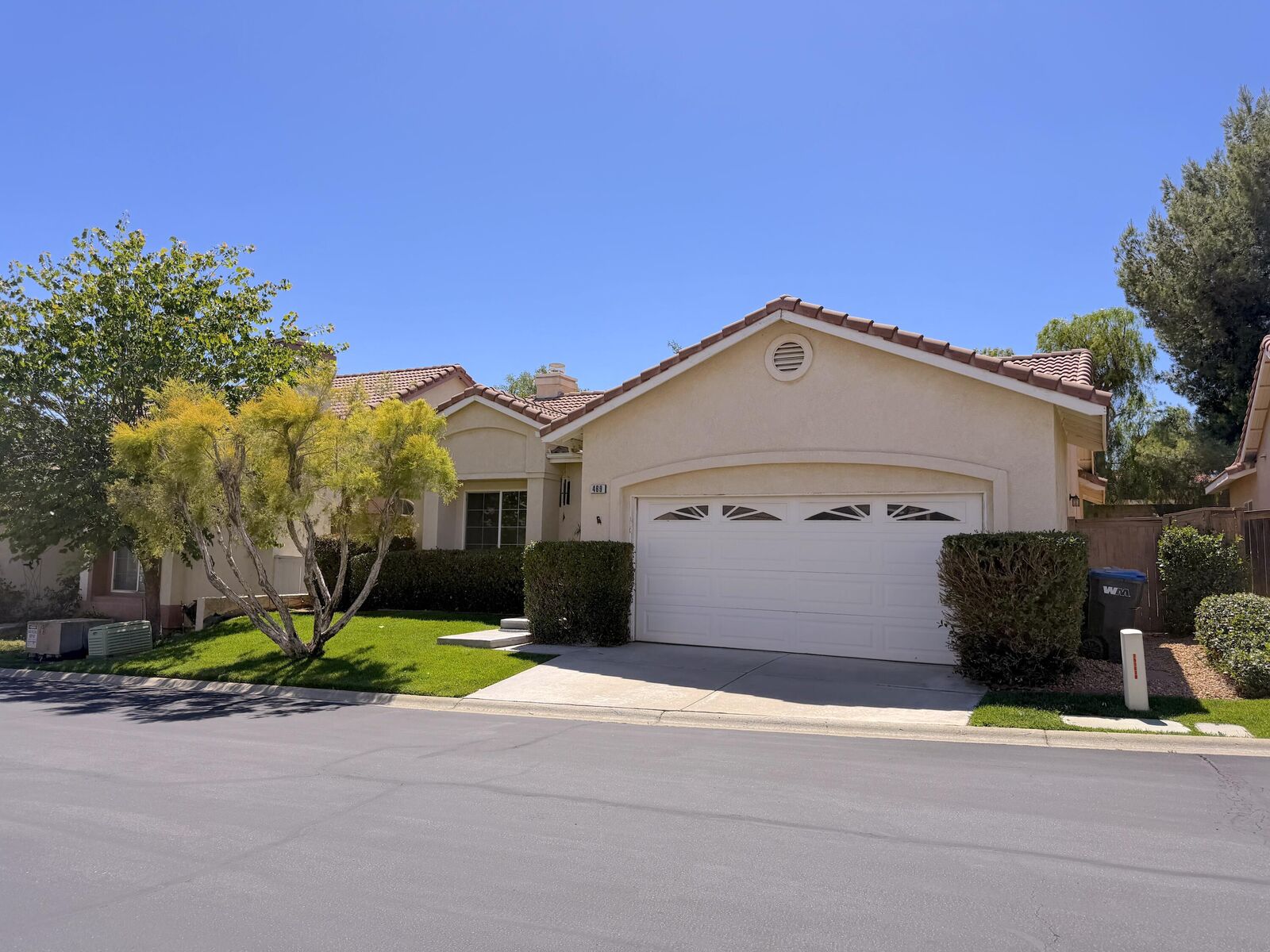 Property Photo:  469 Autumn Way  CA 92220 